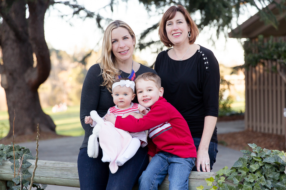 Sweet family holiday photo in Vasona park, Los Gatos