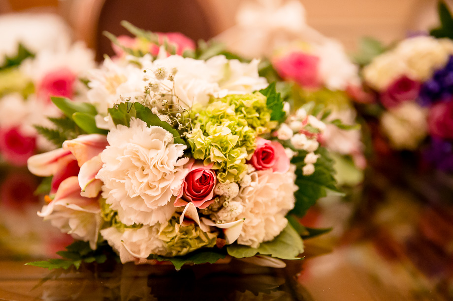 pink and white bridal bouquet