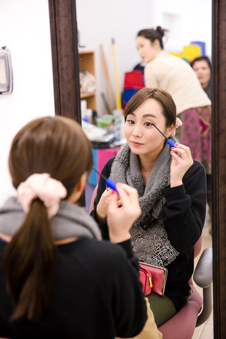 Asian bridesmaid eyelash makeup