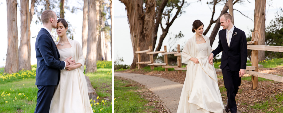 candid romantic moment of a wedding at CuriOdyssey