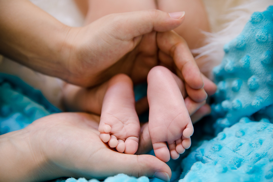 tiny newborn feet