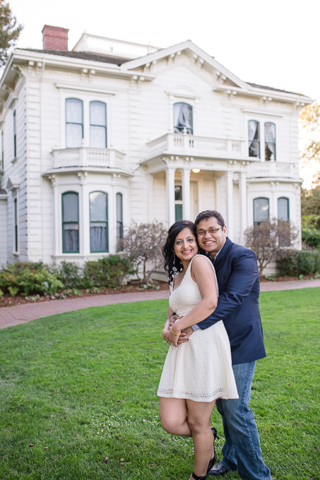 couple portrait at the front lawn of the rengstorff house