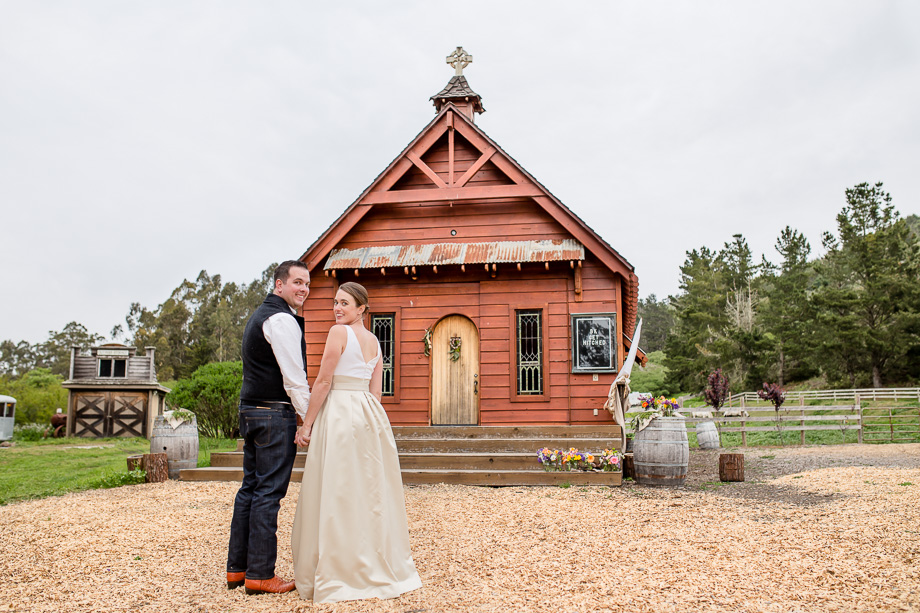 the little read chapel that held the couples wedding ceremony
