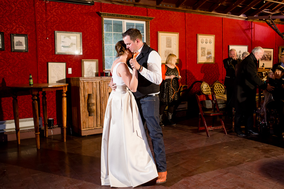 newlyweds first dance