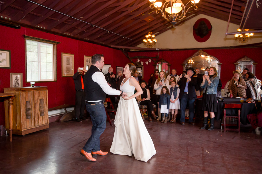 couples cute first dance