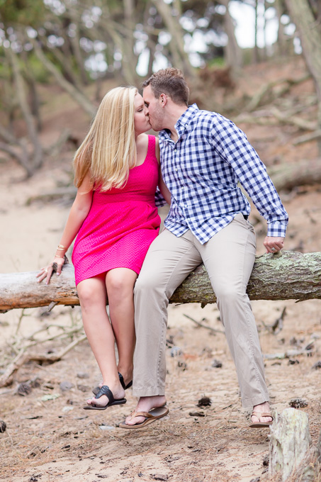 cute engagement photo idea