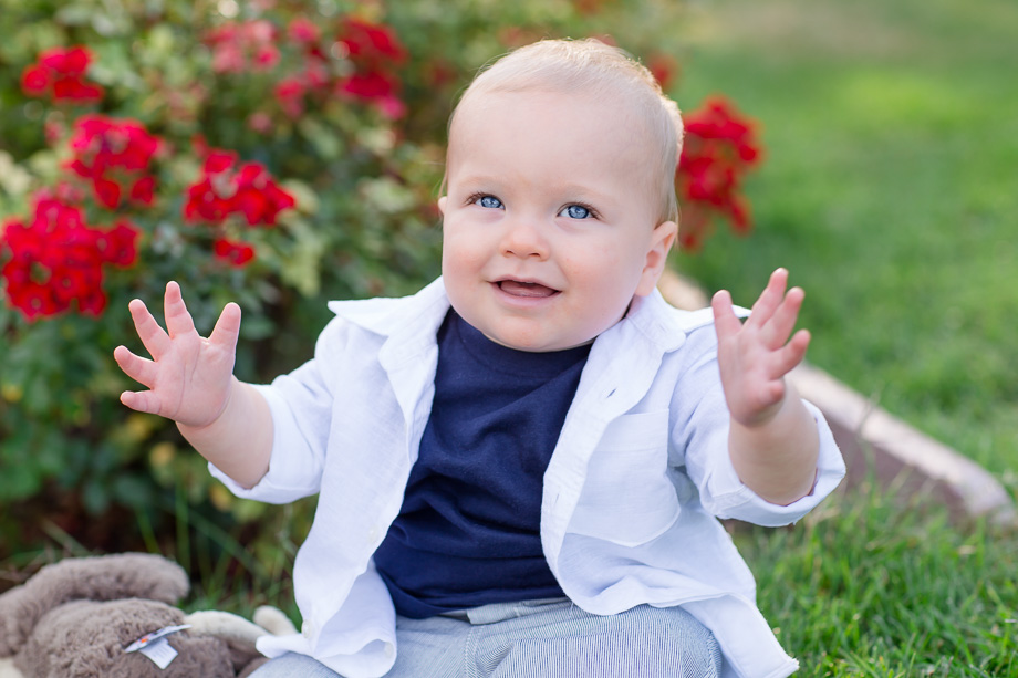 San Francisco baby photographer - baby boy clapping