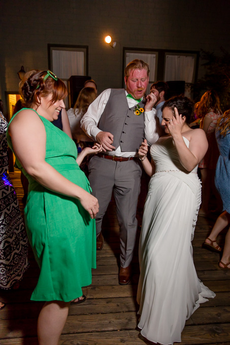 bride dancing with the bridal party