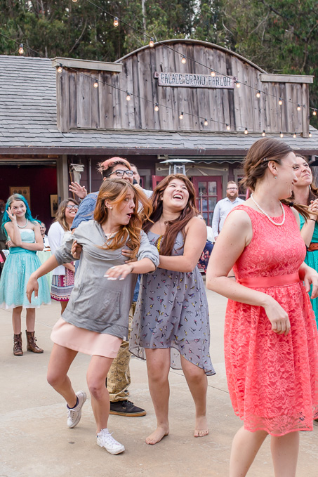 bouquet toss action shot
