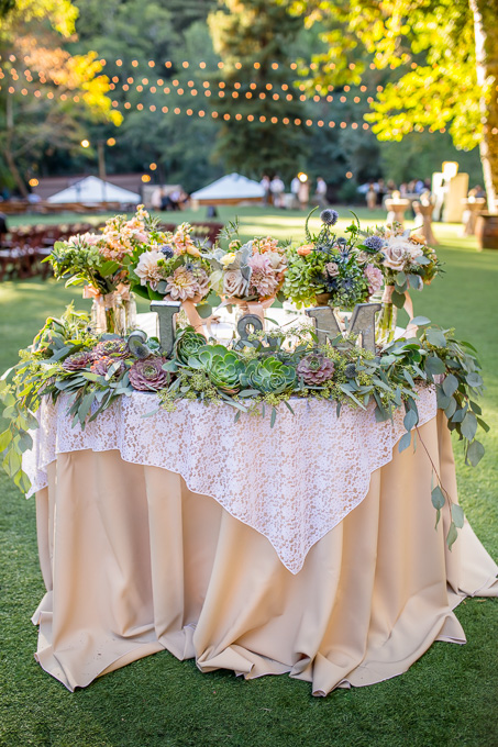 stunning lush sweethear table floral centerpiece