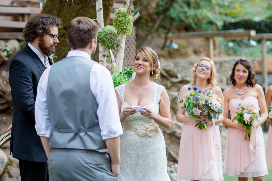 bride reading her vows