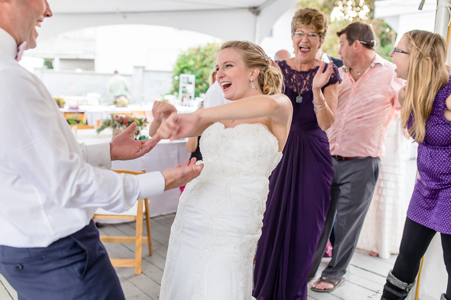 bride dancing on the dancefloor
