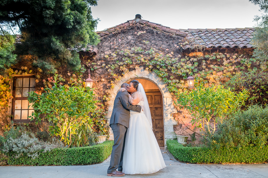 wedding first look outside the clubhouse at grandview pavilion