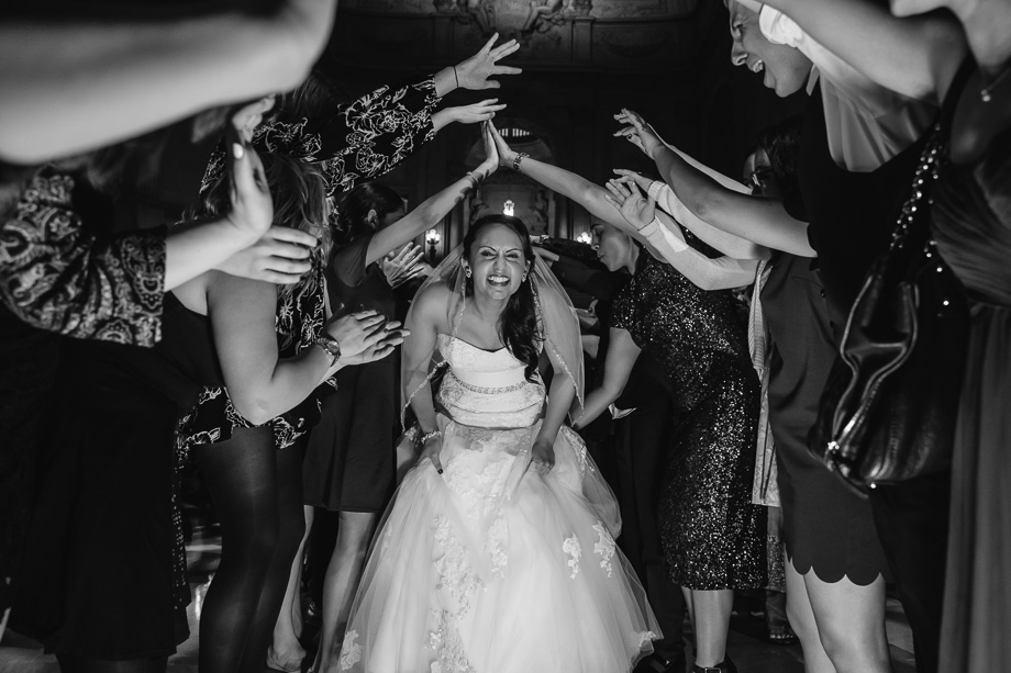 bride and groom sendoff - leaving the historic San Francisco City Hall