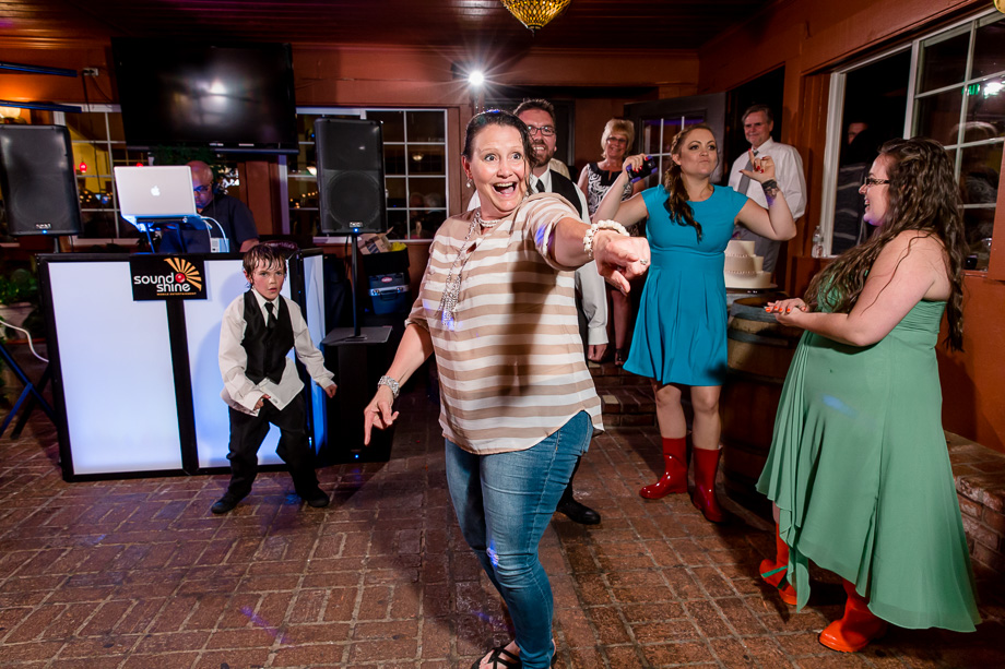 wedding guests dancing