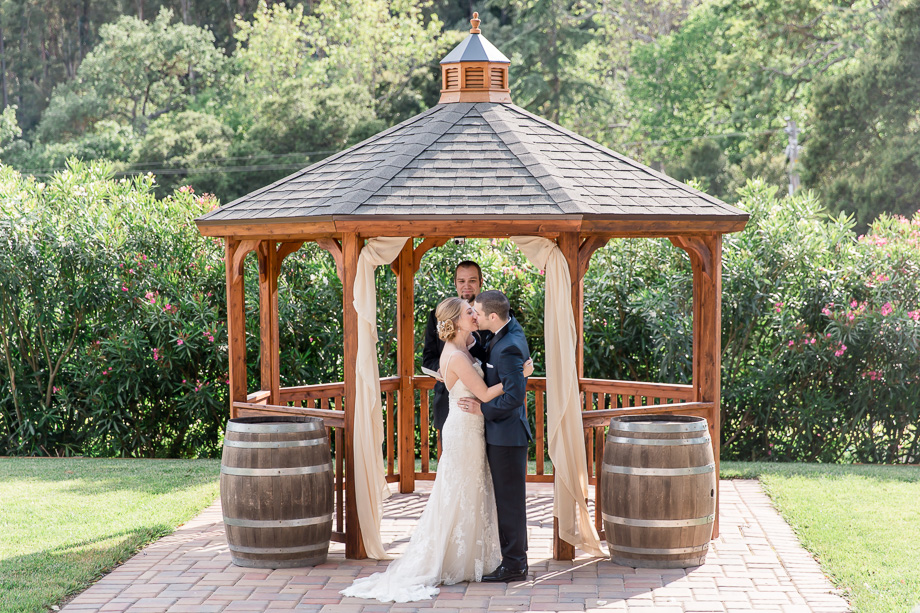 Elliston Vineyards outdoor wedding ceremony at the gazebo