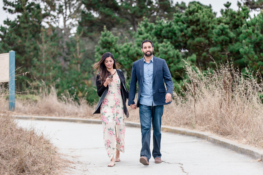 paparazzi photo of the couple approaching