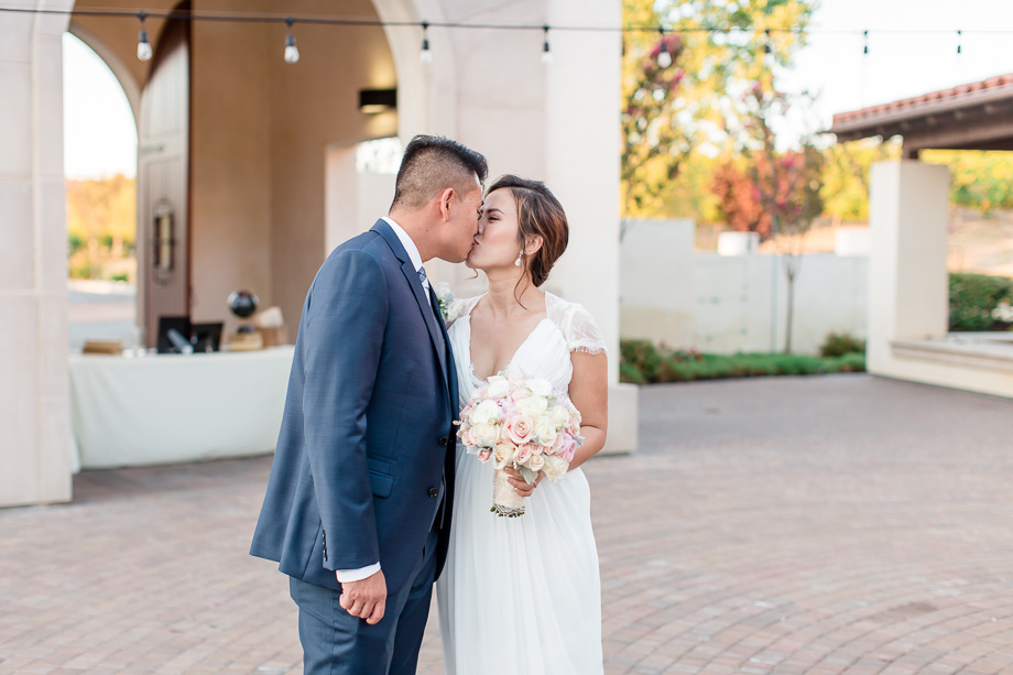 beautiful courtyard at Martinelli Event Center
