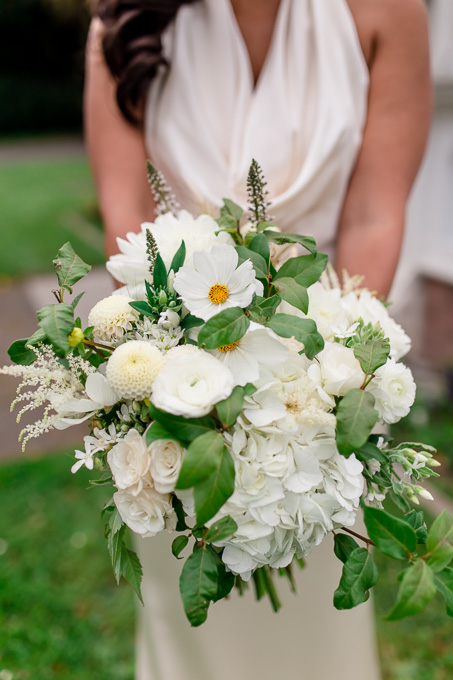 elegant bridal bouquet for this glamorous san francisco wedding