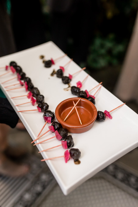 pretty passing wedding hors d'oeuvre