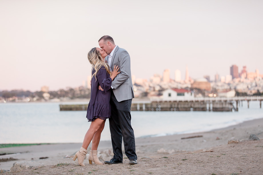 surprise marriage proposal in front of San Francisco skyline