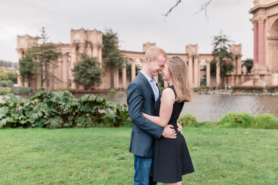 gorgeous portrait at the San Francisco landmark - Palace of Fine Arts