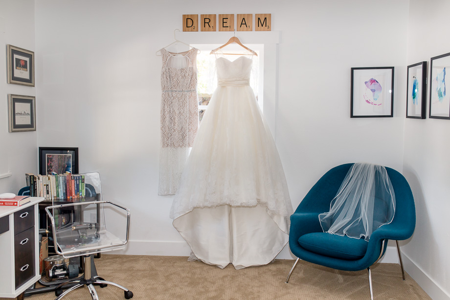 beautiful A-line lace wedding gown