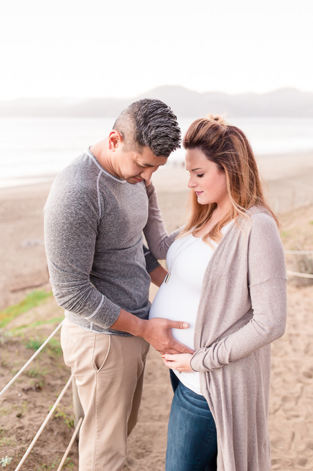 romantic san francisco outdoor pregnancy photo