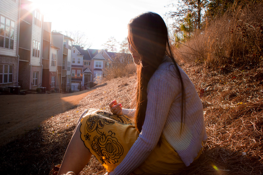 Belindas spontaneous senior portraits at the backyard