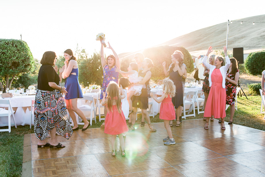 single ladies fighting for the bouquet