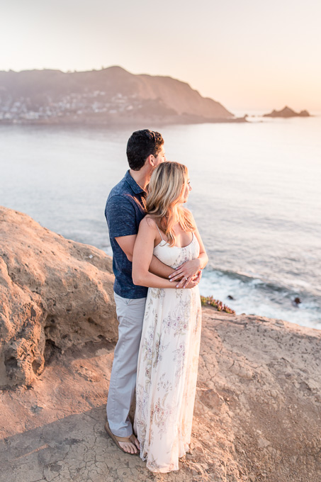 san francisco dreamy engagement photo at sunset overlooking the pacific ocean
